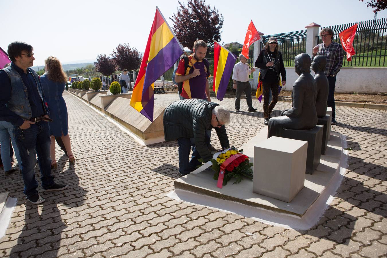 Día de la República en el cementerio civil de la Barranca