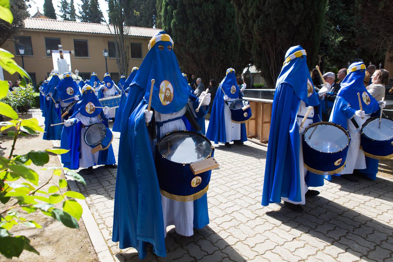 El paso del ‘Santo Cristo resucitado&#039; cierra la Semana Santa (I)