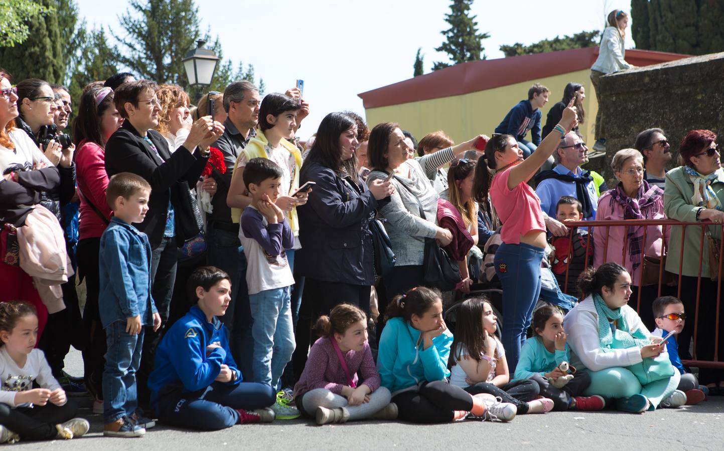 El paso del ‘Santo Cristo resucitado&#039; cierra la Semana Santa (I)