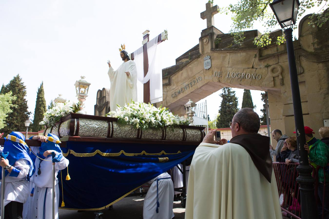 El paso del ‘Santo Cristo resucitado&#039; cierra la Semana Santa (I)