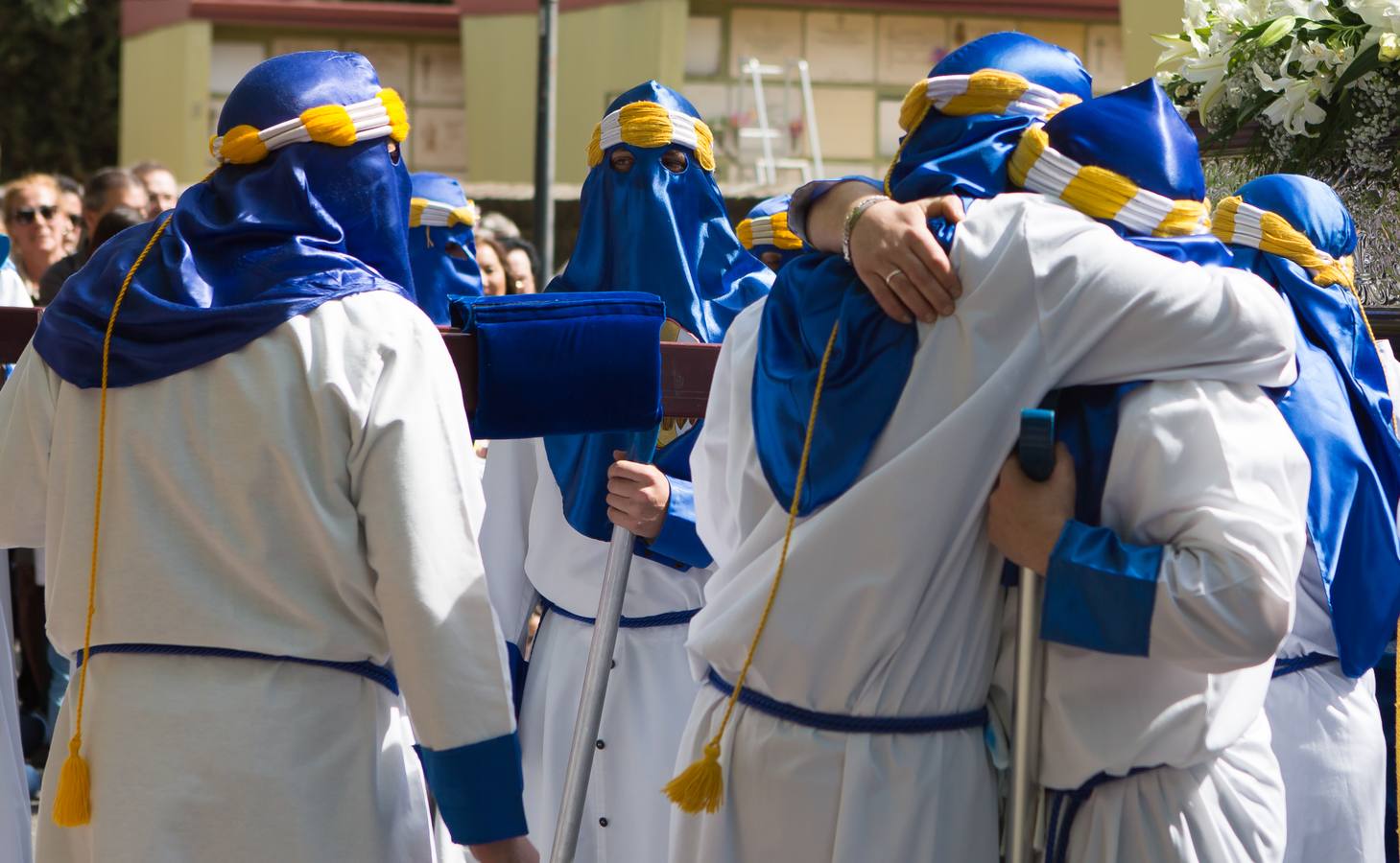 El paso del ‘Santo Cristo resucitado&#039; cierra la Semana Santa (I)