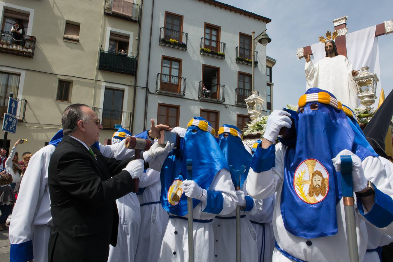 El paso del ‘Santo Cristo resucitado&#039; cierra la Semana Santa (II)