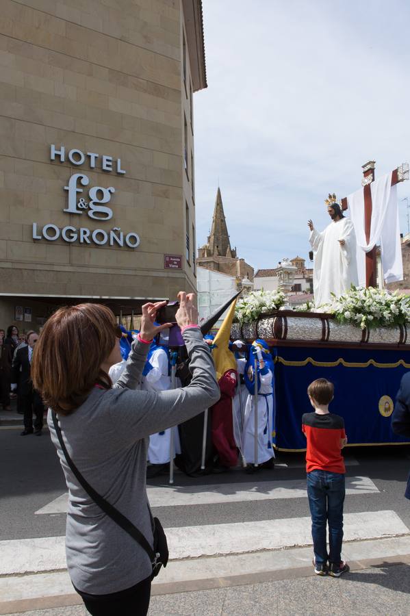 El paso del ‘Santo Cristo resucitado&#039; cierra la Semana Santa (II)