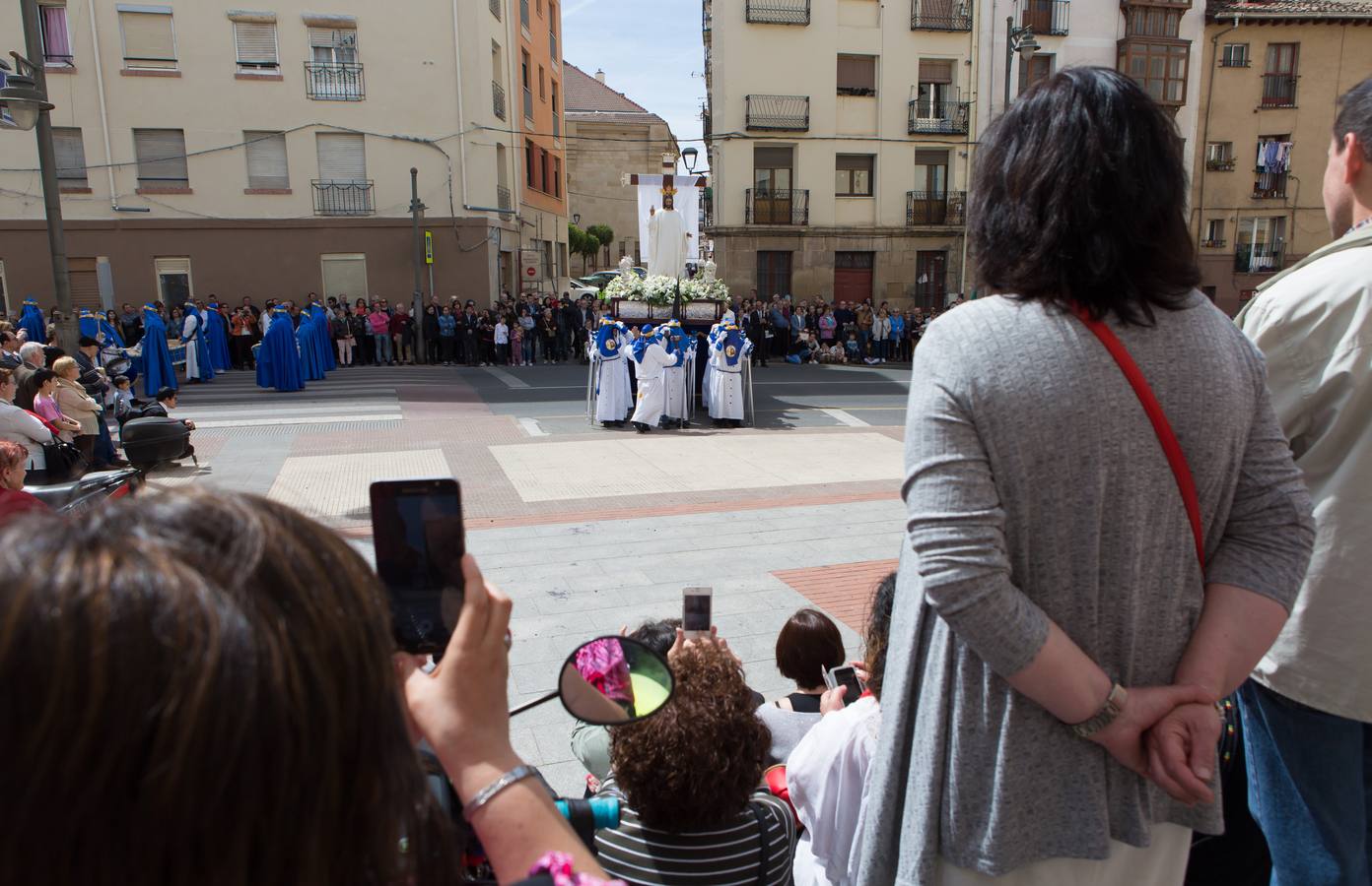 El paso del ‘Santo Cristo resucitado&#039; cierra la Semana Santa (II)