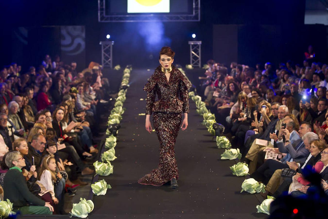 Desfile de moda con verduras (II)