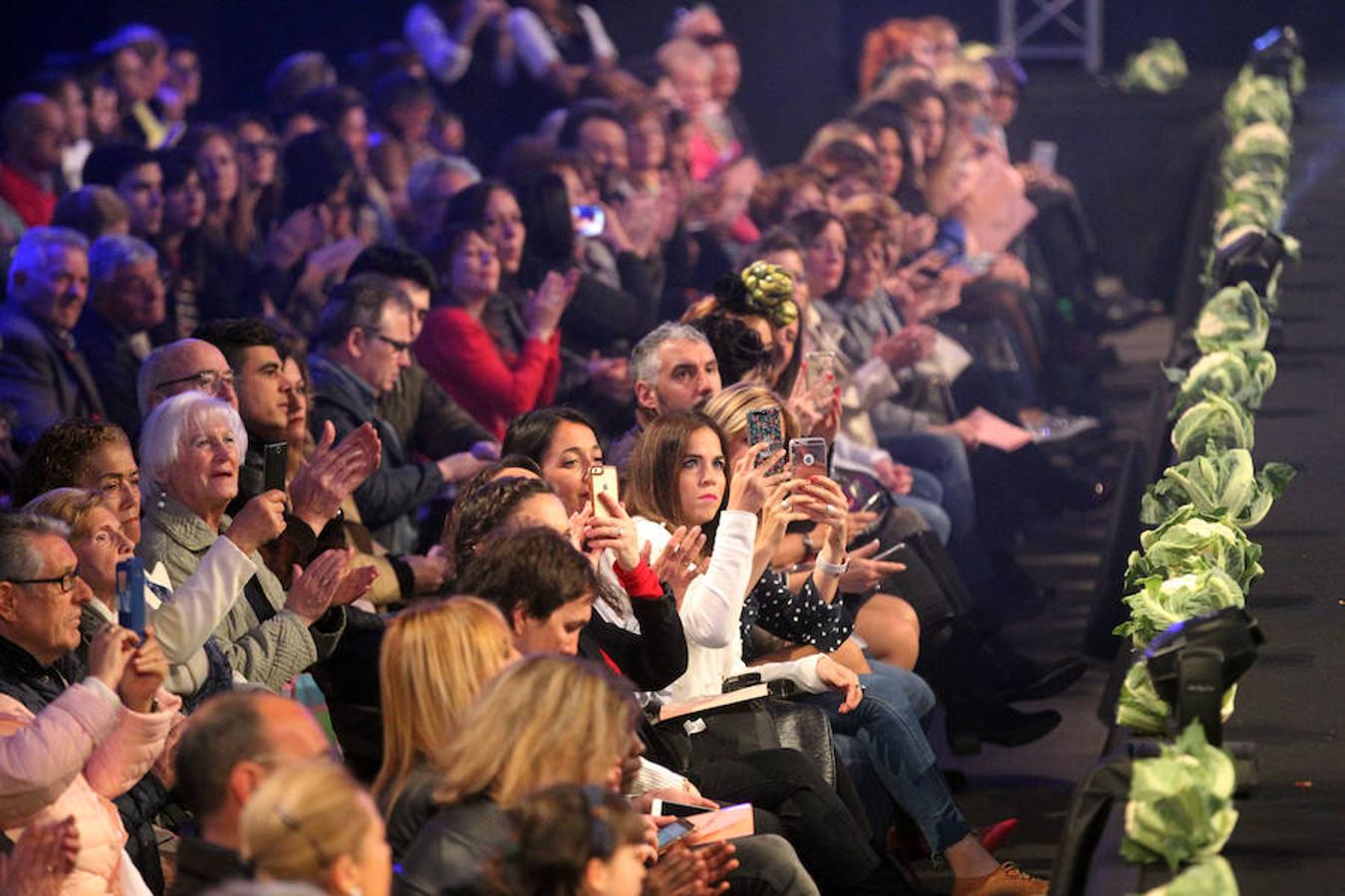 Desfile de moda con verduras (II)