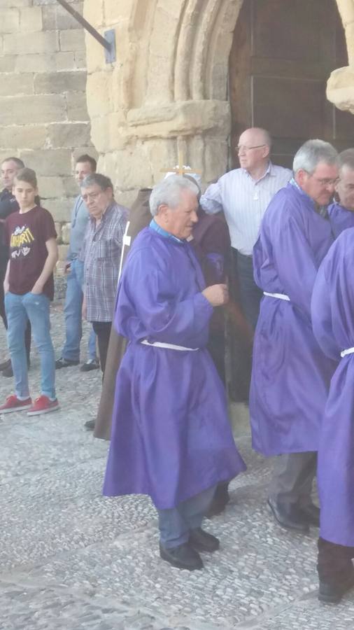 Los picaos cumplen penitencia en San Vicente en la Cruz de mayo