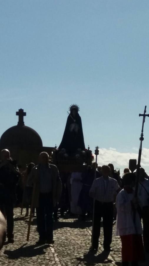 Los picaos cumplen penitencia en San Vicente en la Cruz de mayo