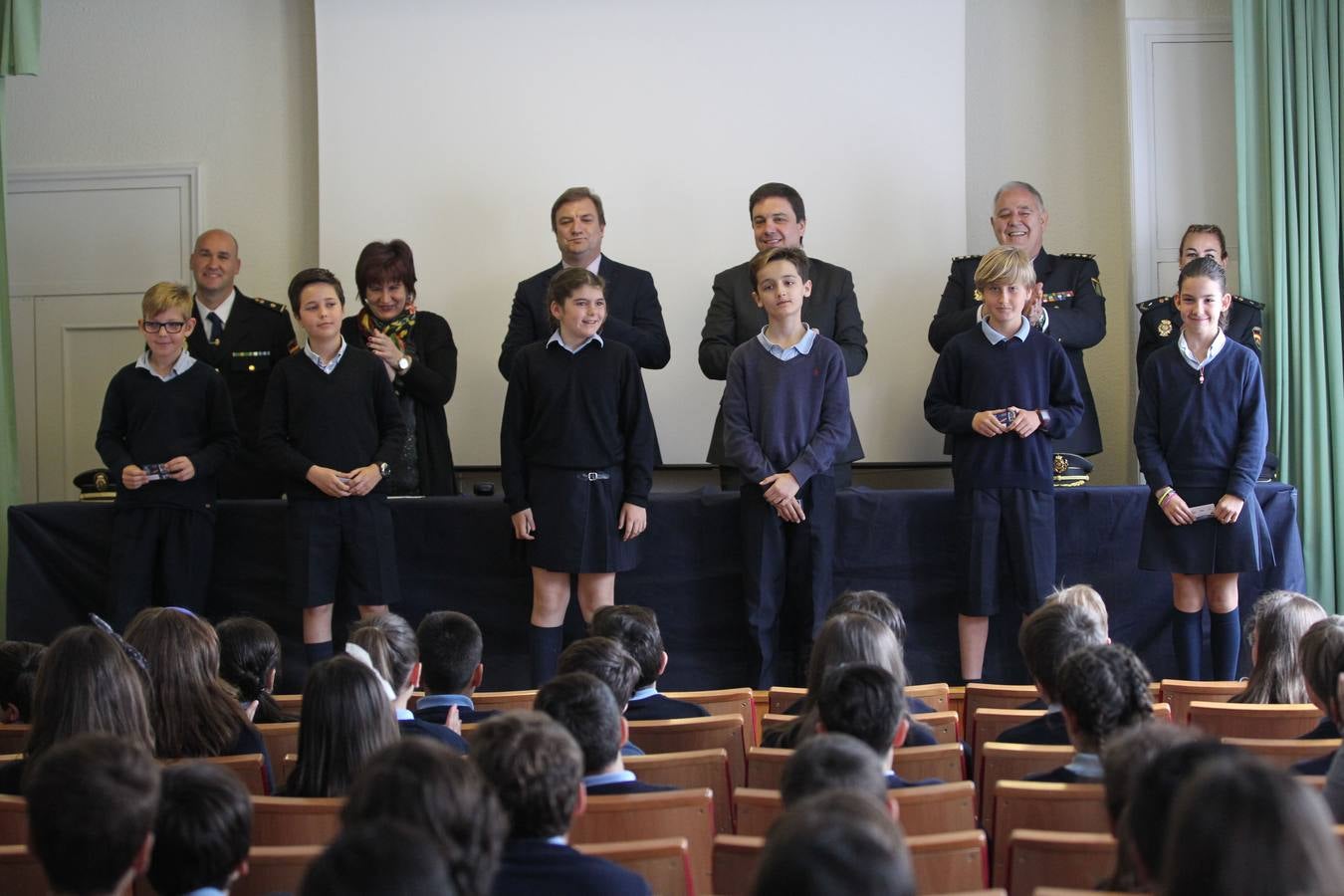 Entrega de carnés del programa &#039;Ciberexpert@s&#039;, del Cuerpo Nacional de Policía, en el colegio de Escolapias