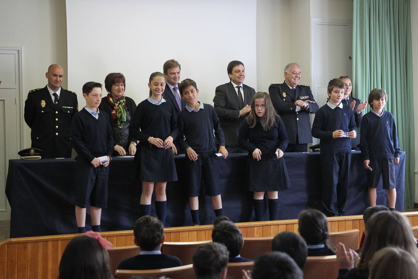 Entrega de carnés del programa &#039;Ciberexpert@s&#039;, del Cuerpo Nacional de Policía, en el colegio de Escolapias