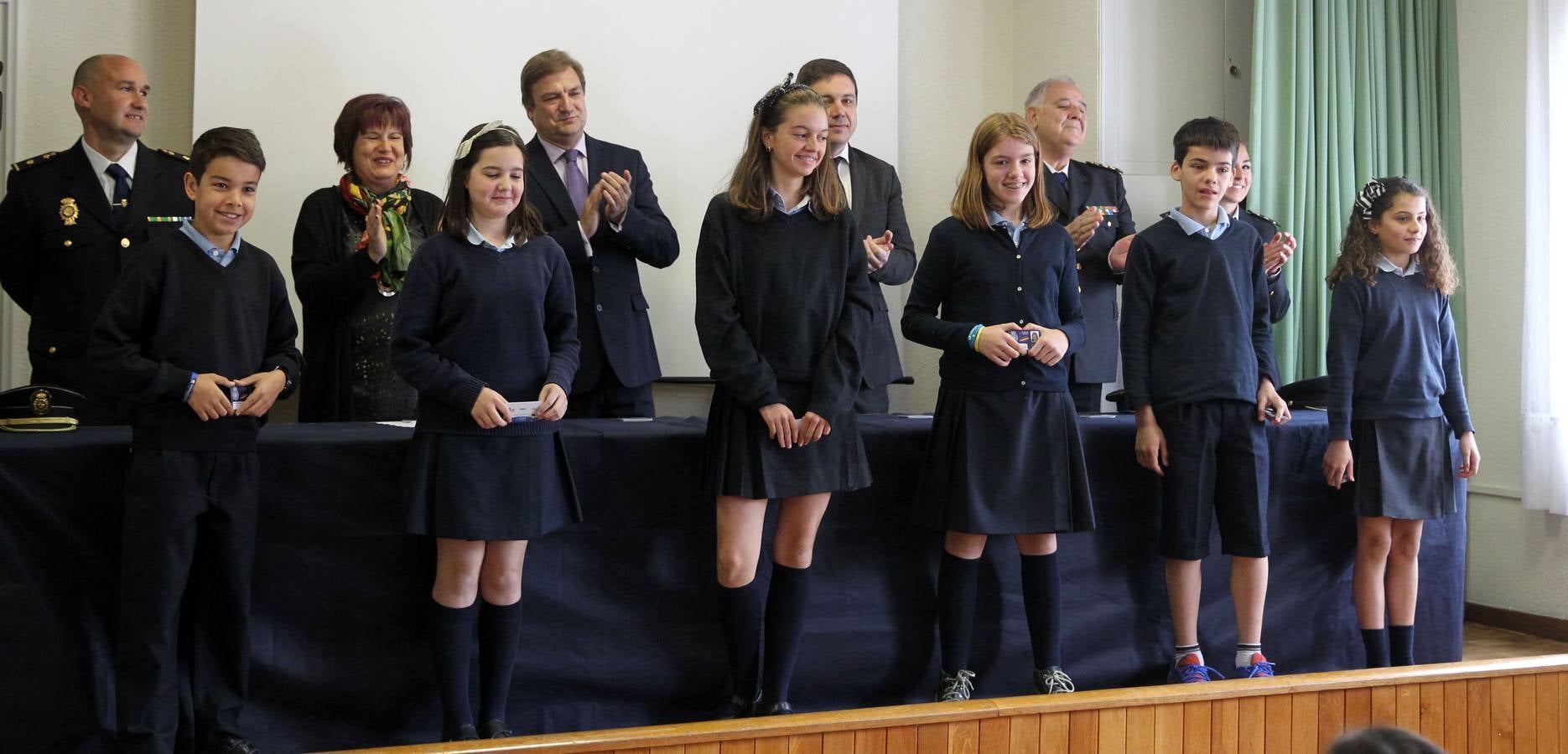 Entrega de carnés del programa &#039;Ciberexpert@s&#039;, del Cuerpo Nacional de Policía, en el colegio de Escolapias