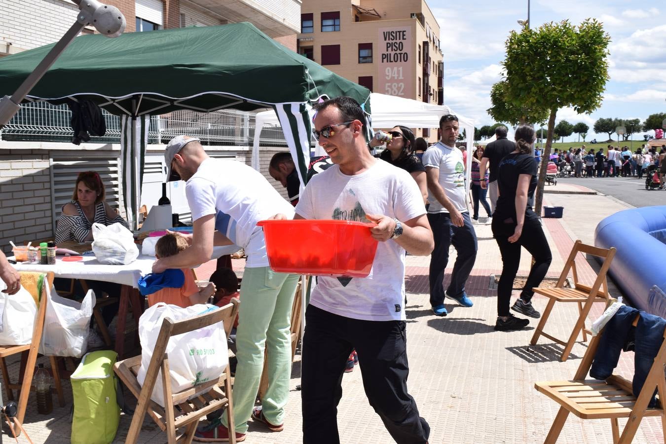 El barrio logroñés de Valdegastea está de fiesta