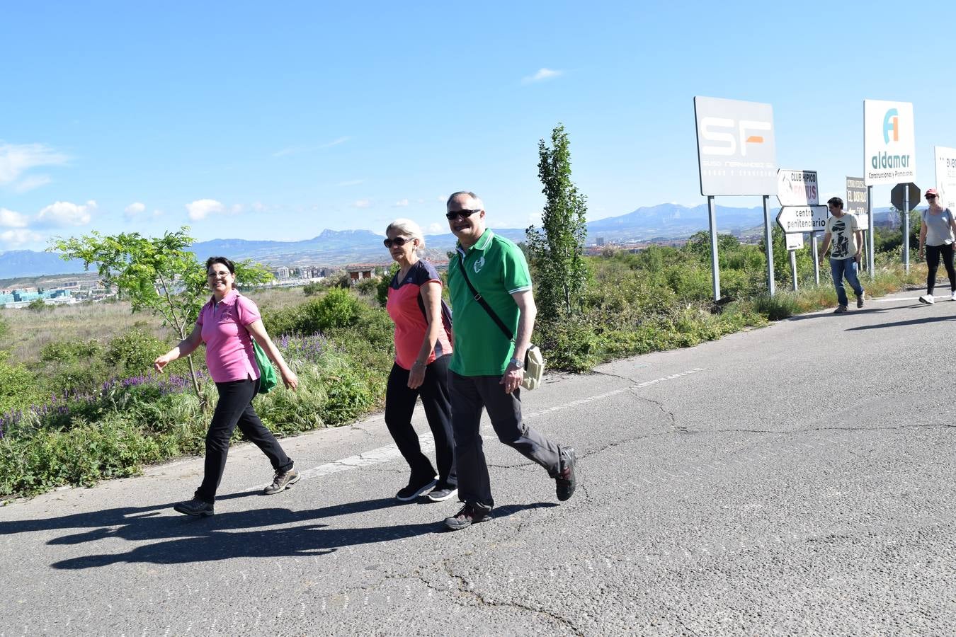 Más de mil personas en el tercer paseo saludable