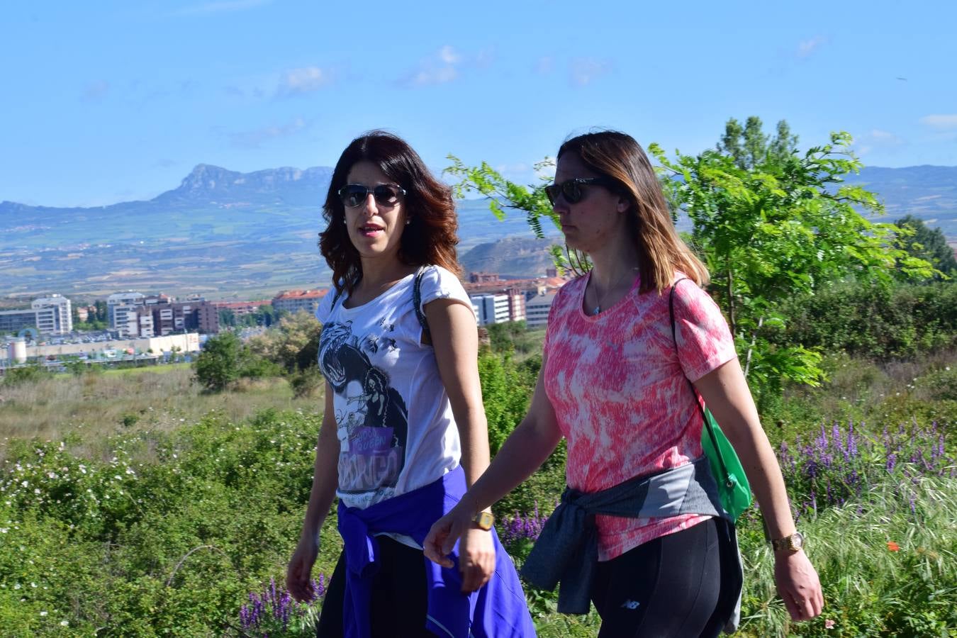 Más de mil personas en el tercer paseo saludable