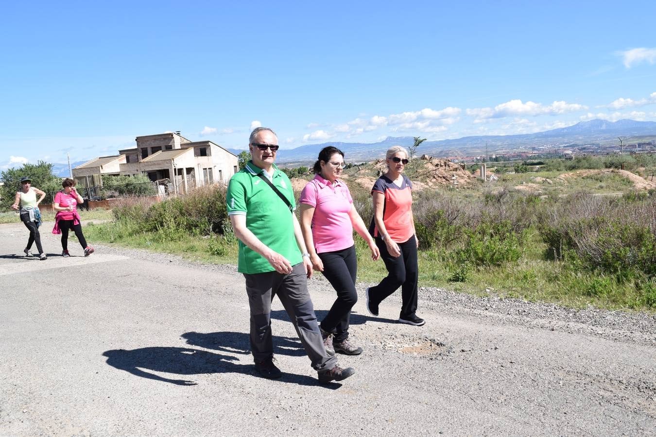 Más de mil personas en el tercer paseo saludable