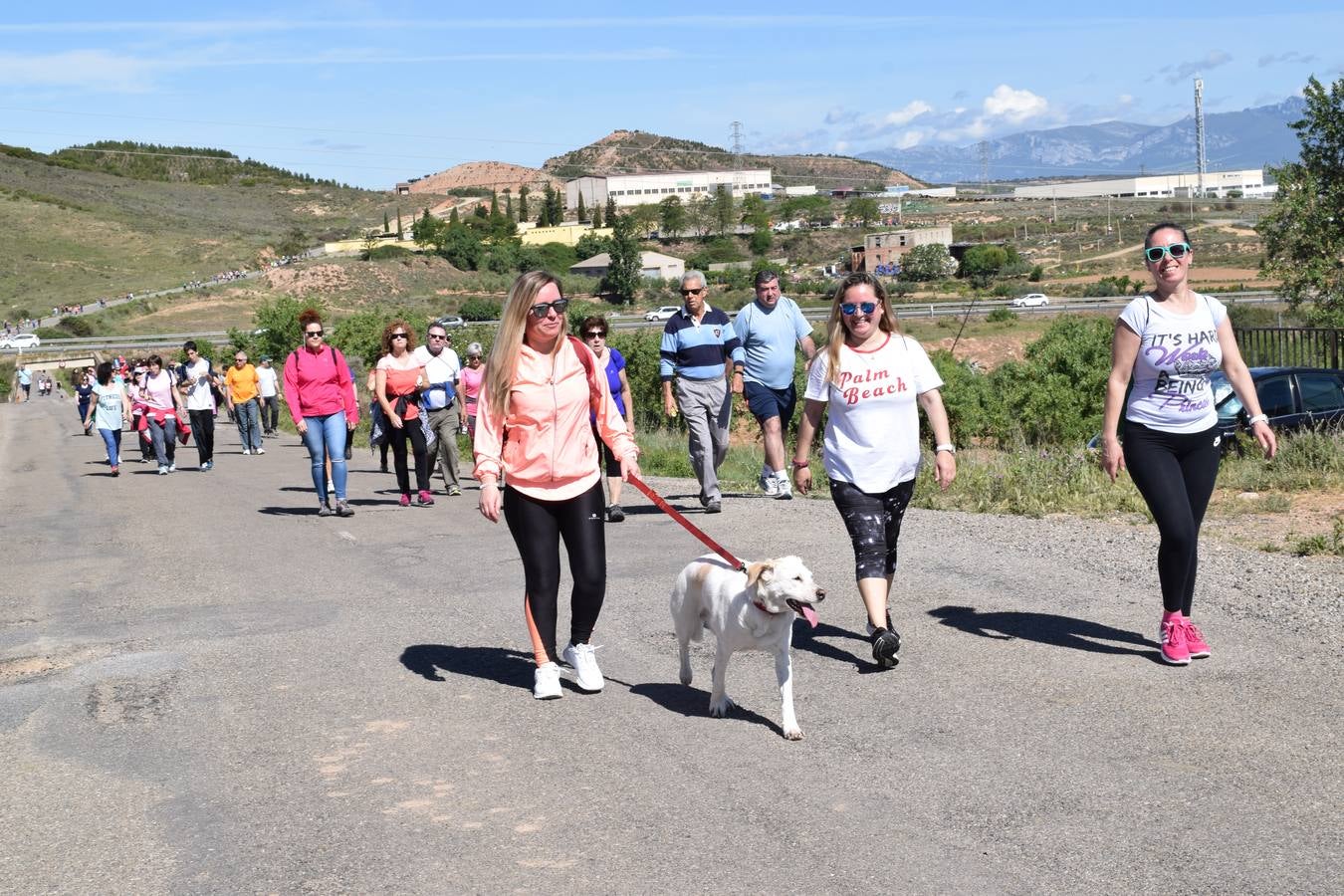 Más de mil personas en el tercer paseo saludable