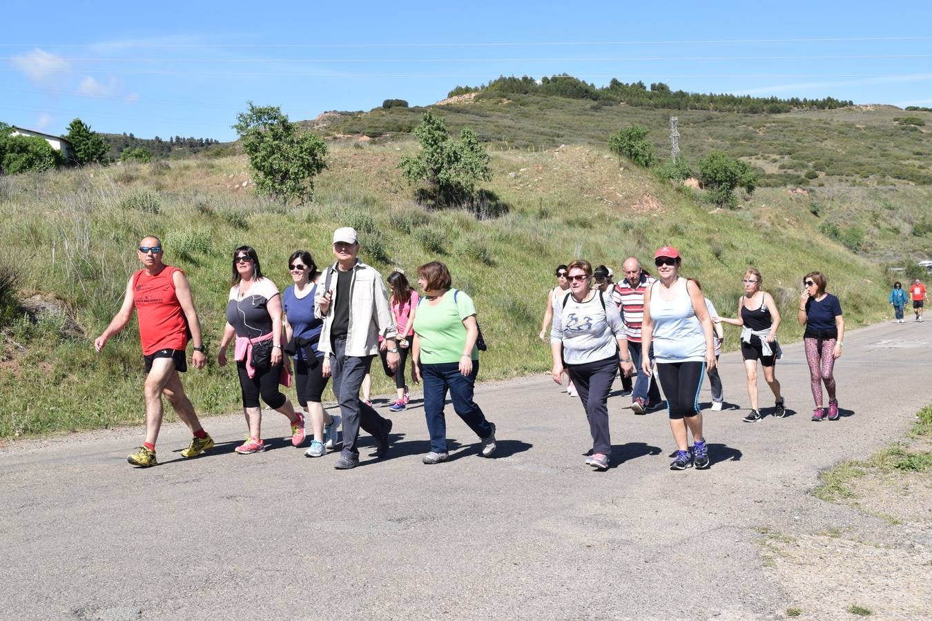 Más de mil personas en el tercer paseo saludable