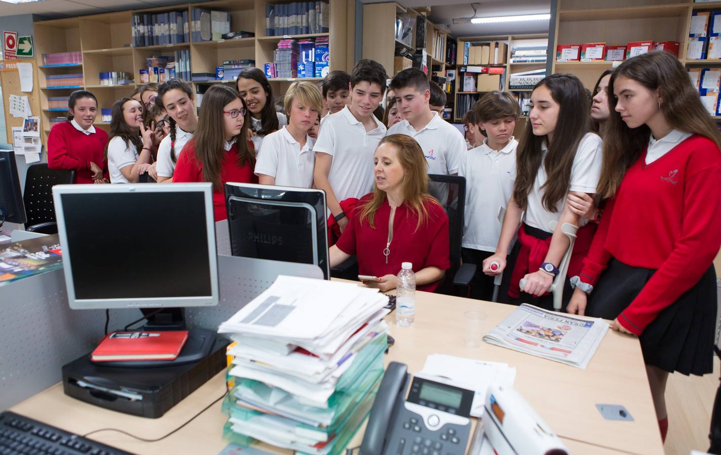 Los alumnos de 1º C de la ESO del colegio logroñés Maristas visitan la multimedia de Diario LA RIOJA