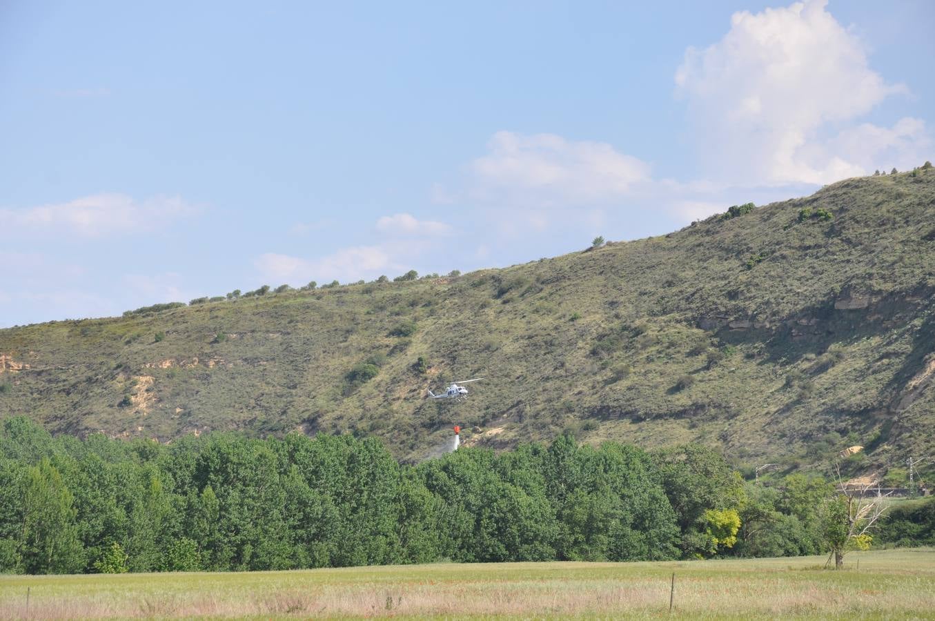 Una locomotora provoca un incendio en Gimileo