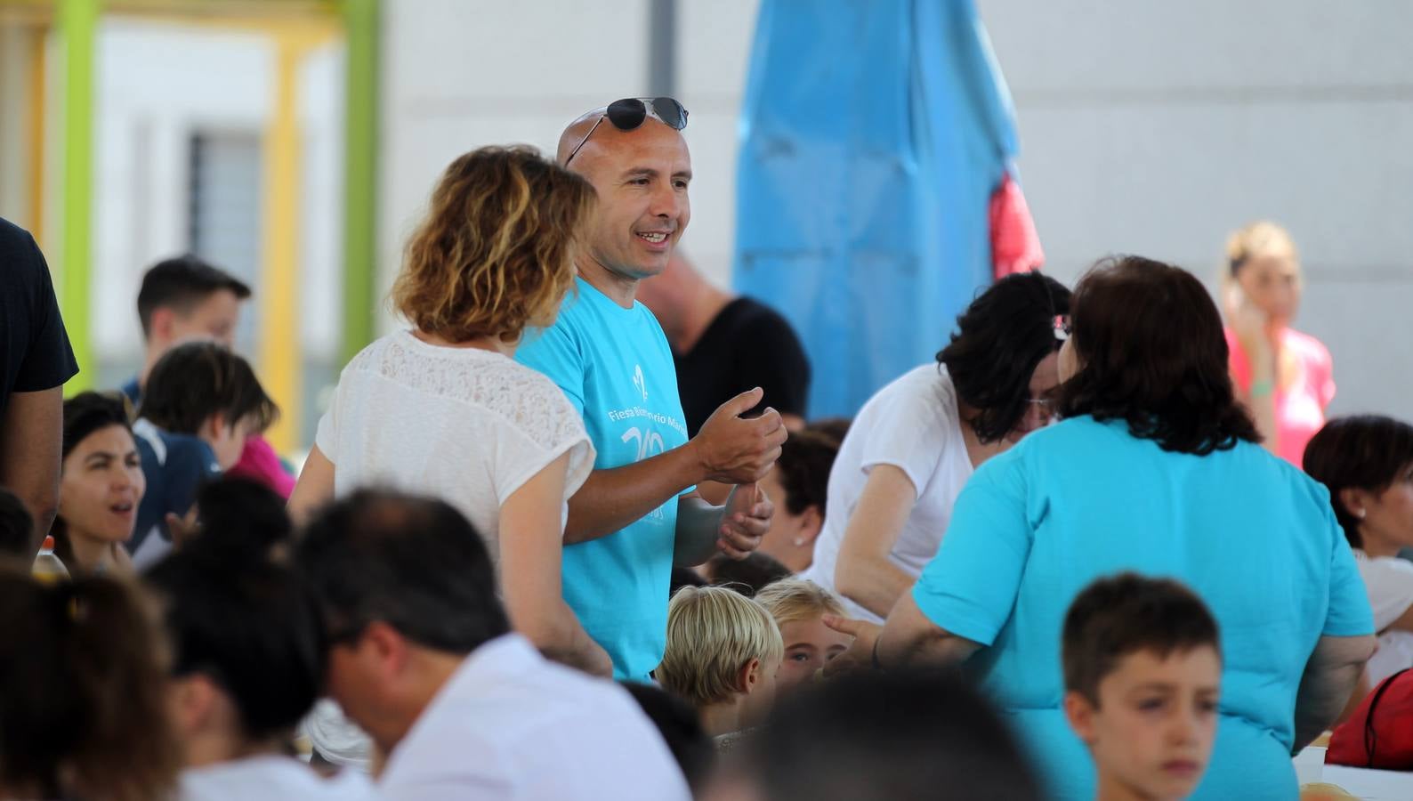 Paellada en la fiesta de fin de curso de Maristas