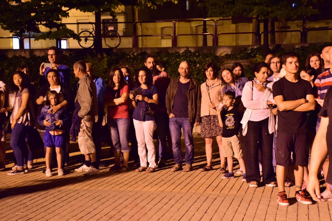 San Antonio enciende su hoguera por San Juan