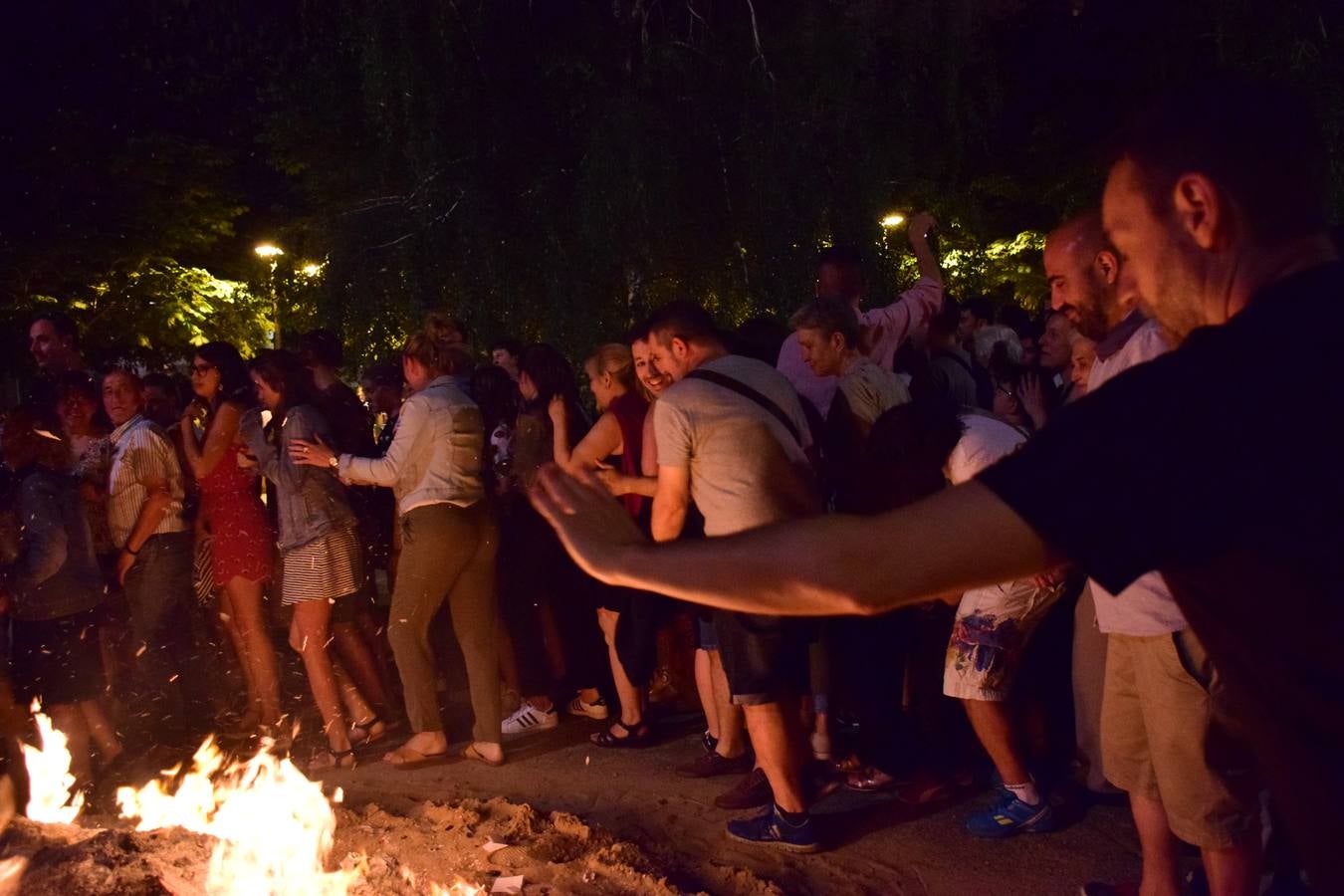 Los Tilos celebra San Juan con una hoguera