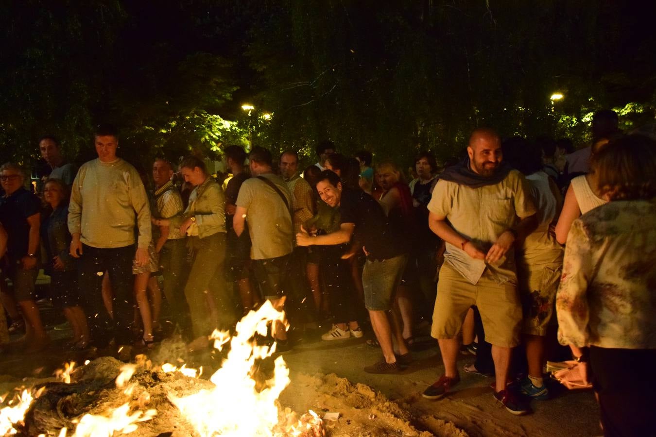 Los Tilos celebra San Juan con una hoguera