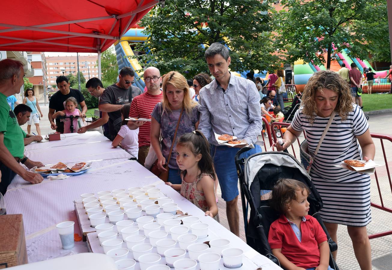 Fiesta en el parque de los Enamorados