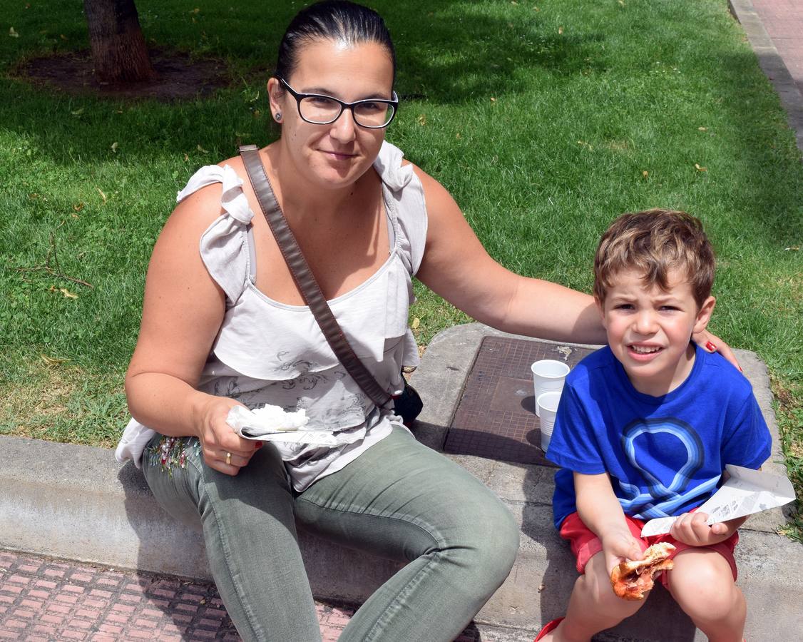 Fiesta en el parque de los Enamorados