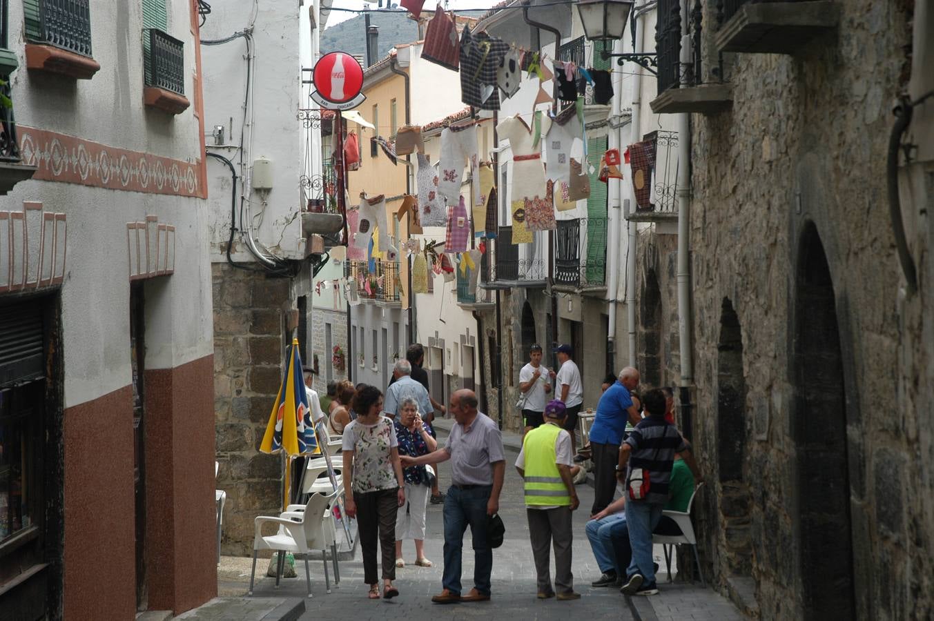 Teatro y música llenan las calles de Enciso