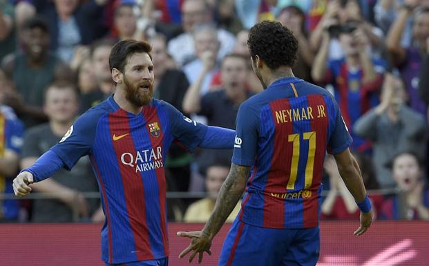 Messi y Neymar, celebrando un gol del Barça. 