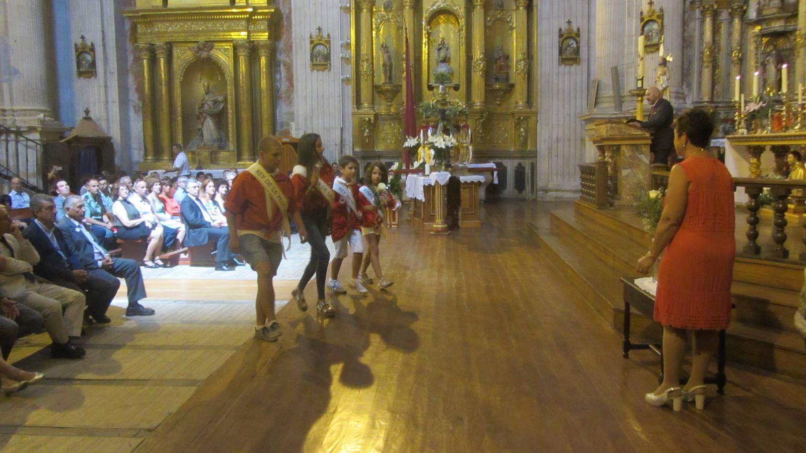 El municipio ha celebrado una misa y ha salido en procesión