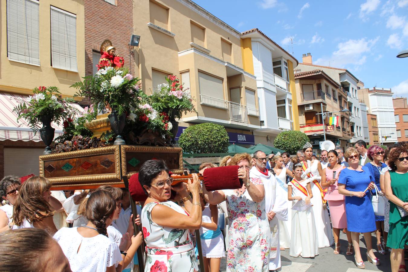 Las imágenes de la procesión en las fiestas de la localidad