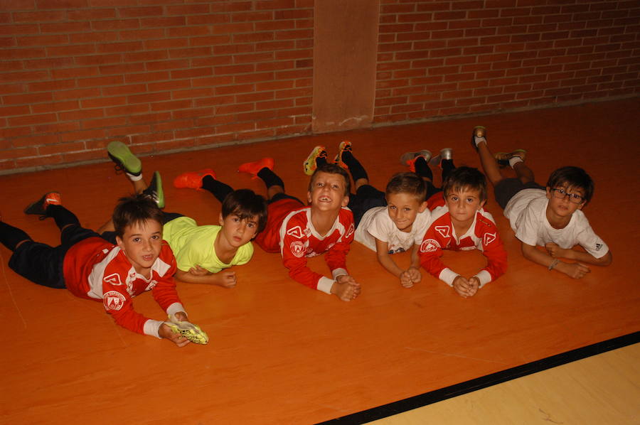 Este fin de semana se ha disputado en el pabellón del colegio Quintiliano los treinta años del torneo de fútbol sala Pequeñín Ciudad de Calahorra.