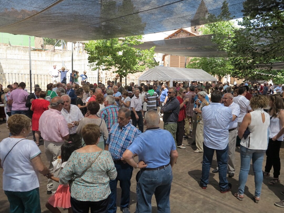 La localidad camerana ha recuperado danzas antiguas en estas fiestas de San Mamés
