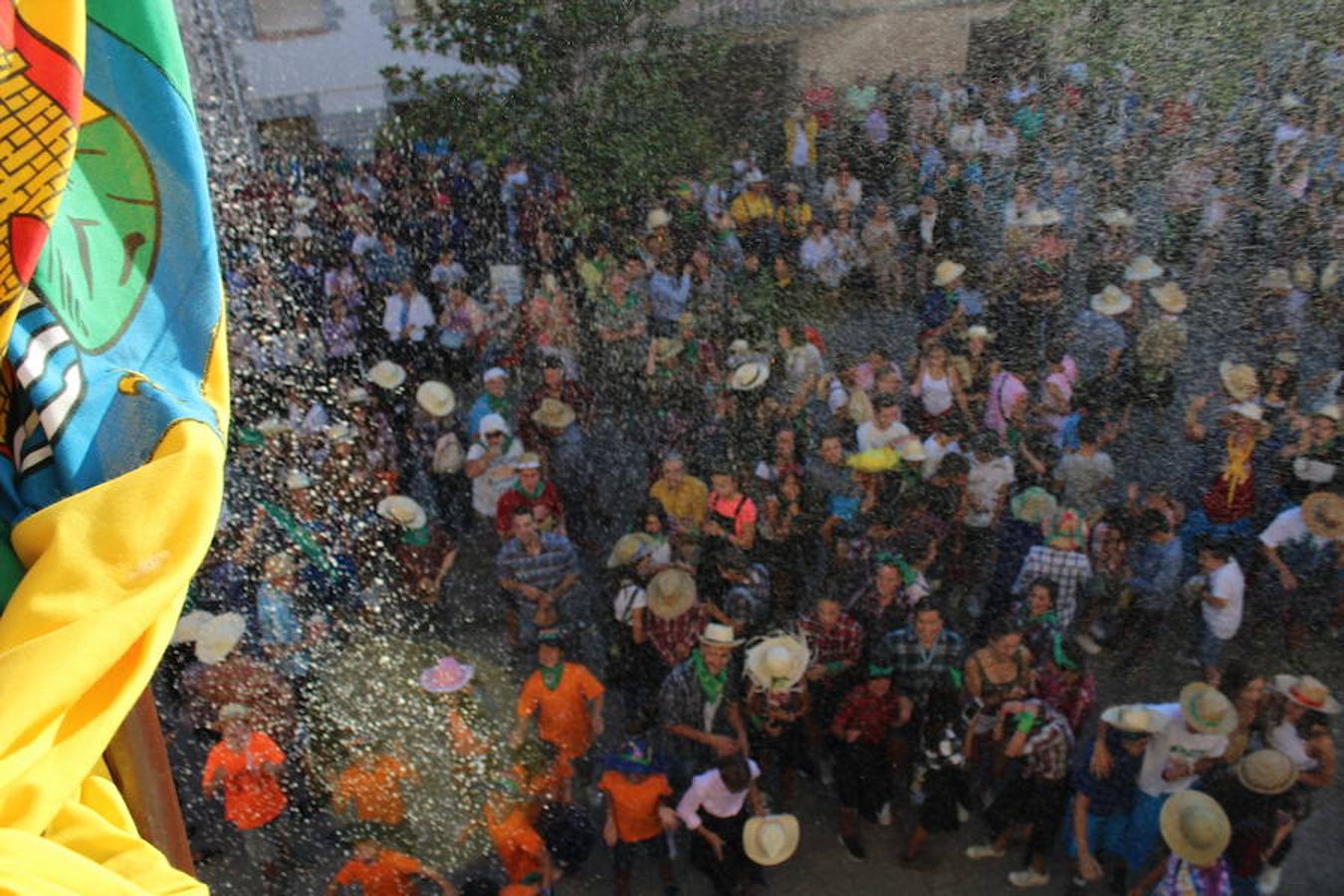 Galilea celebra las fiestas de San Roque y tras el chupinazo y el trago de zurracapote inician unas celebraciones muy participativas que se van a dilatar hasta el miércoles