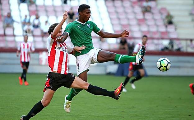 Lance del partido disputado el sábado en Las Gaunas. 