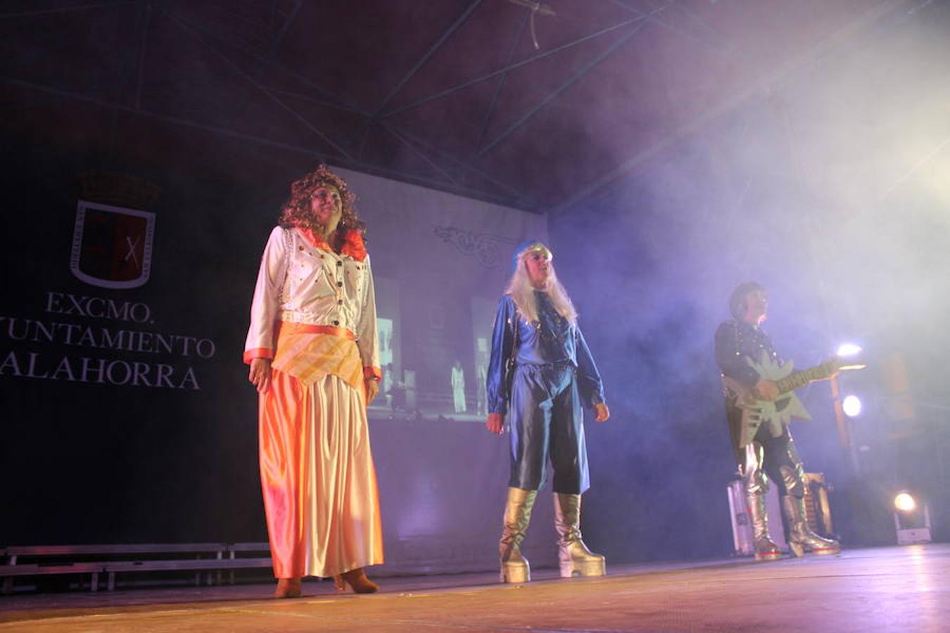 La Peña Riojana organizó el pasado sábado la fiesta del 'play back' en Calahorra, como anticipo de las próximas fiestas locales. Fantásticas actuaciones y coreografías animaron la Plaza del Raso.