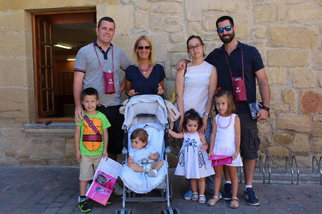 San Vicente celebró su noche de San Lorenzo con las tradicionales visitas a sus bodegas. Buenos vinos de la Sonsierra y un magnífico ambiente animaron a los visitantes