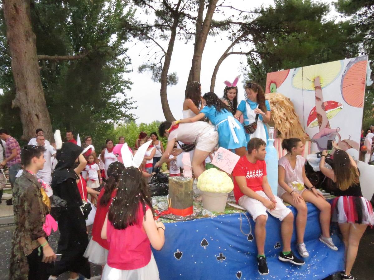 Los chicos del Chispazo ganaron la mejor comparsa, mientras que Cruz Roja repitió con la mejor carroza en el desfile de Alfaro.