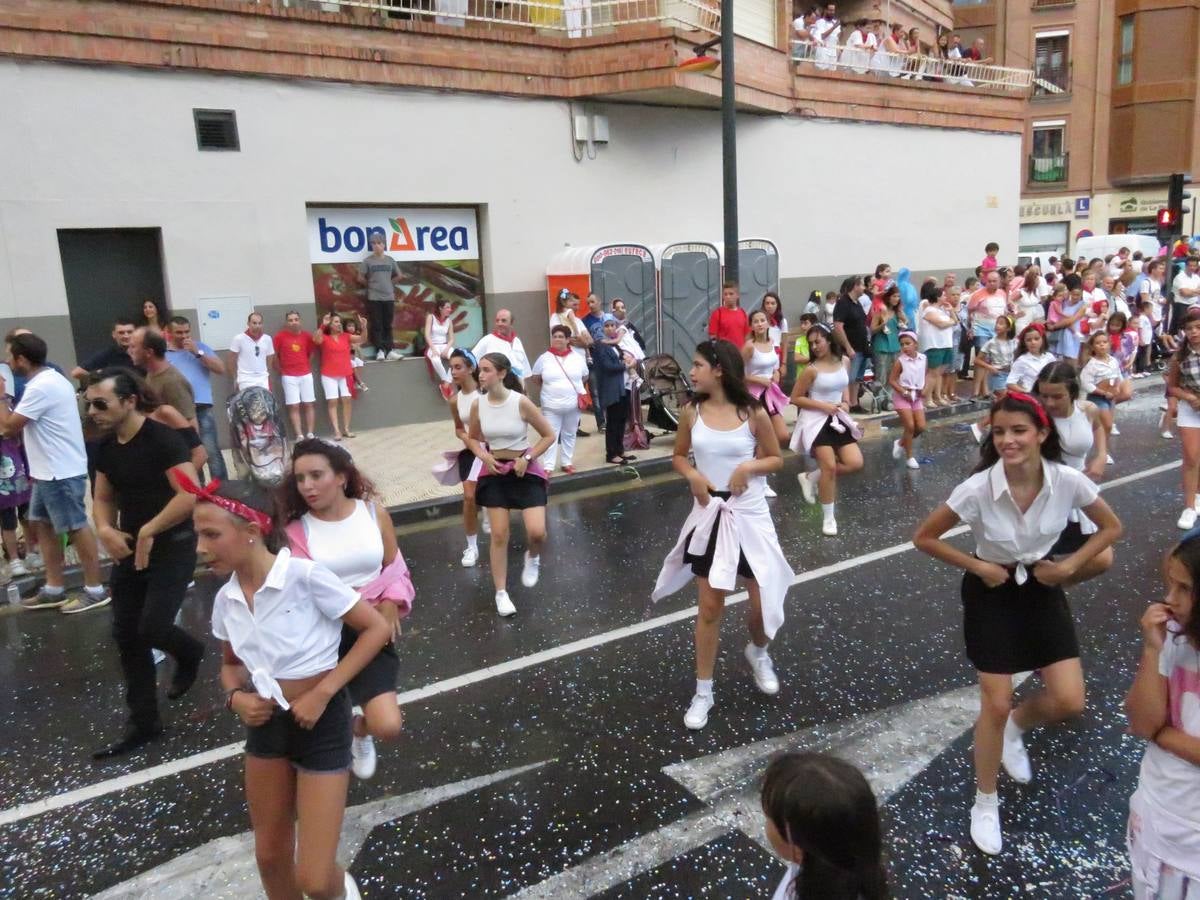 Los chicos del Chispazo ganaron la mejor comparsa, mientras que Cruz Roja repitió con la mejor carroza en el desfile de Alfaro.