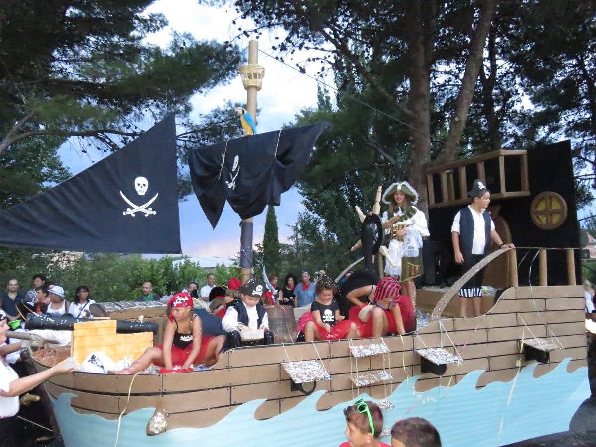 Los chicos del Chispazo ganaron la mejor comparsa, mientras que Cruz Roja repitió con la mejor carroza en el desfile de Alfaro.