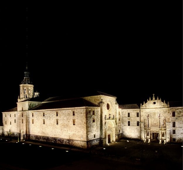 El esfuerzo decorativo para dar singularidad a estas visitas nocturnas es encomiable. :: 