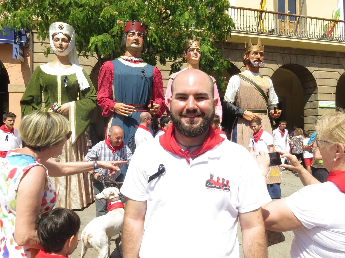 Vaquillas, comidas en cuadrilla, degustaciones, gigantes y cabezudos... un sinfín de actos en las fiestas alfareñas.