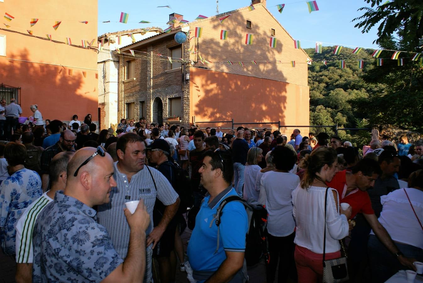 Ledesma de la Cogolla repartió 2.200 raciones en su 21ª edición del Festival de la oreja rebozada y vino de Rioja.