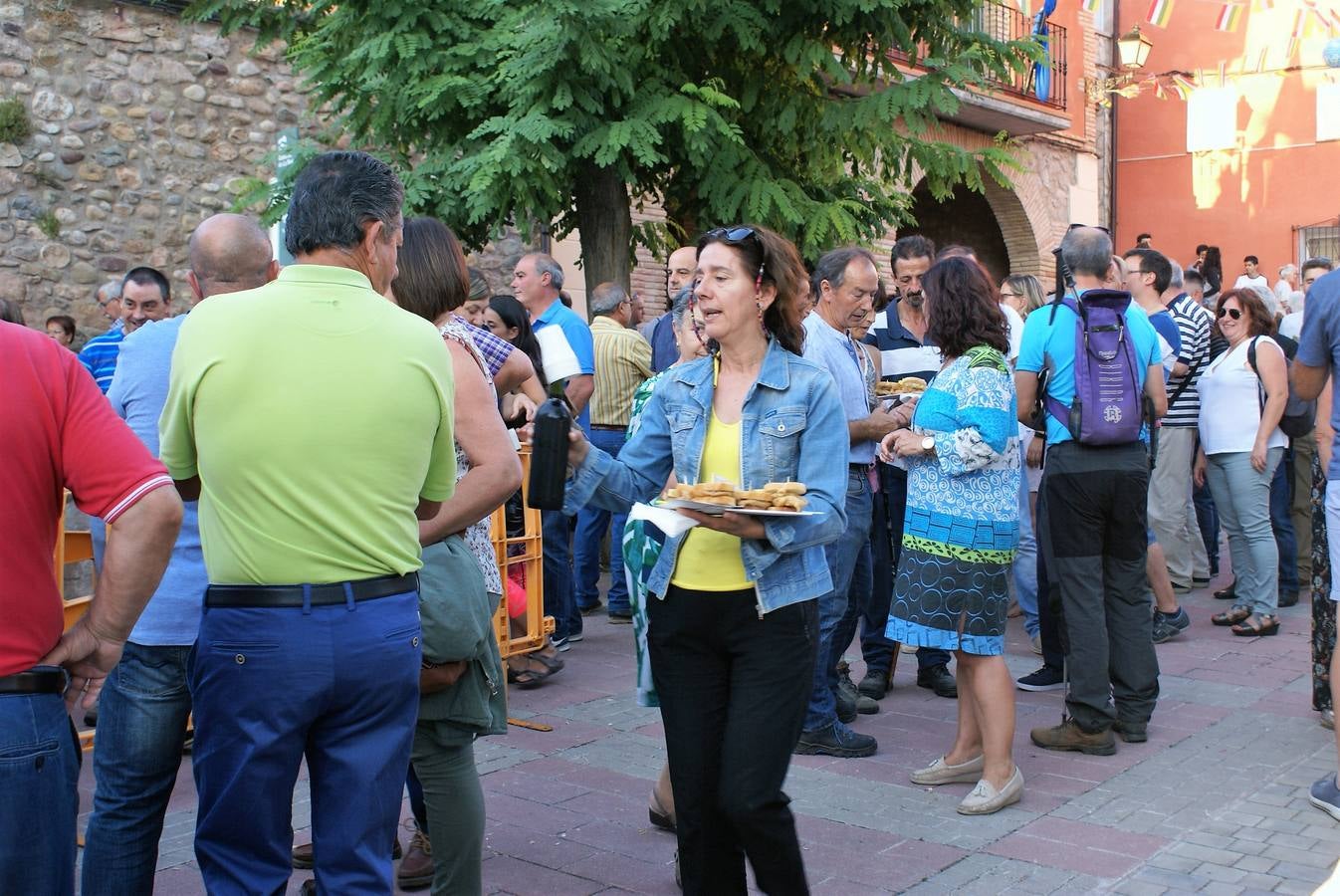 Ledesma de la Cogolla repartió 2.200 raciones en su 21ª edición del Festival de la oreja rebozada y vino de Rioja.