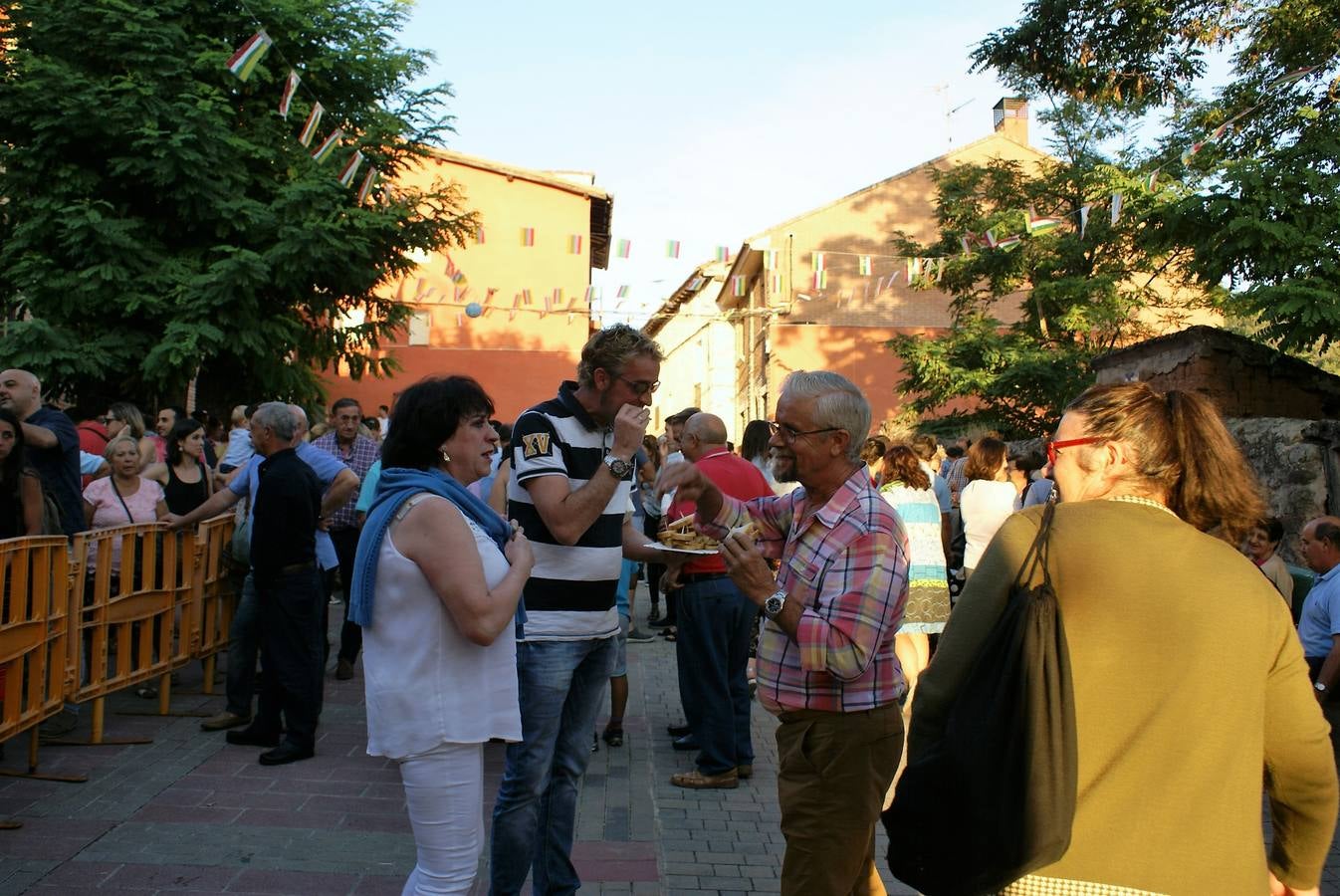 Ledesma de la Cogolla repartió 2.200 raciones en su 21ª edición del Festival de la oreja rebozada y vino de Rioja.