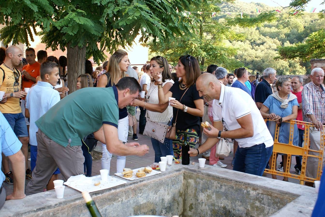 Ledesma de la Cogolla repartió 2.200 raciones en su 21ª edición del Festival de la oreja rebozada y vino de Rioja.