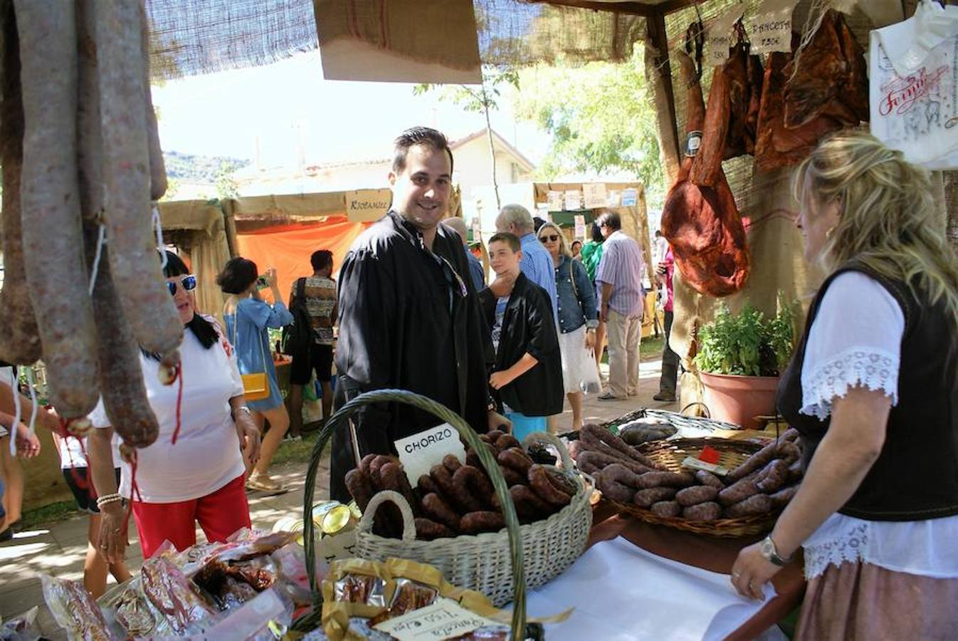 Ventosa volvió a exhibir su Mercado del Trato para redescubrir las raíces de la localidad. Actuaciones y desgustaciones para todos los públicos animaron una jornada que fue un éxito de participación.