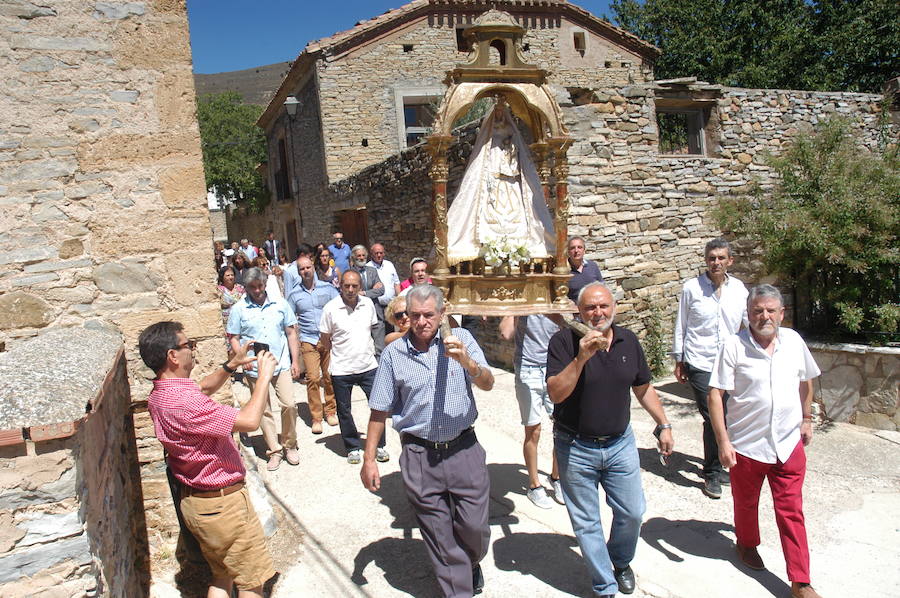 La localidad riojana comenzó sus fiestas en honor a la Virgen de Atisca con un programa muy variado